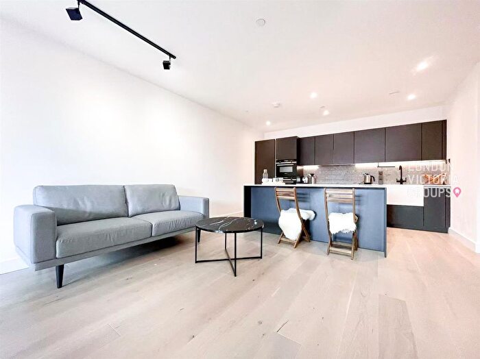 2 Bedroom Flat To Rent In The Pickle Factory, New Tannery Way, London, SE1