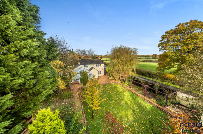 4 Bedroom Detached House For Sale In Brinkworth, Chippenham, SN15