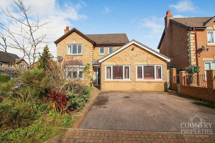 4 Bedroom Detached House To Rent In Embla Close, Bedford, MK41