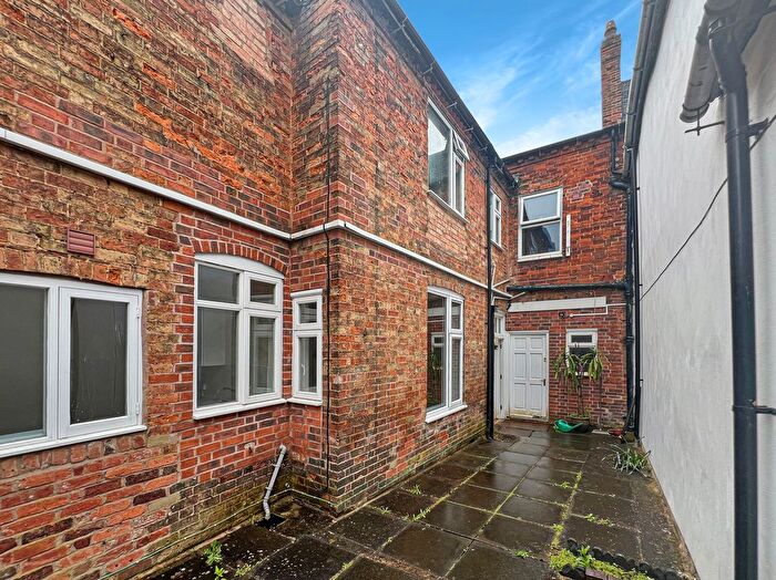 1 Bedroom Flat To Rent In High Street, Lutterworth, LE17