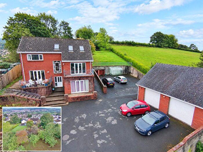 4 Bedroom Detached House For Sale In Heol Blaengwastod, Llangunnor, Carmarthen, SA31