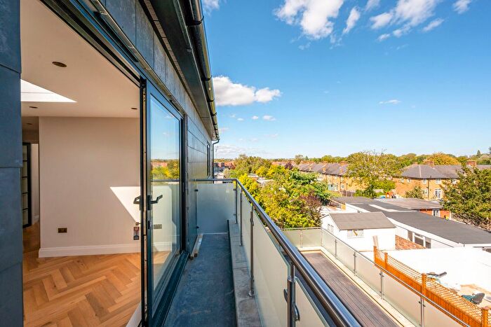 1 Bedroom Flat To Rent In Hazlewood Avenue, Morden, SM4