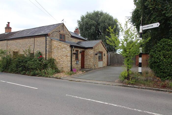 3 Bedroom House To Rent In High Street, Haversham, Milton Keynes, MK19