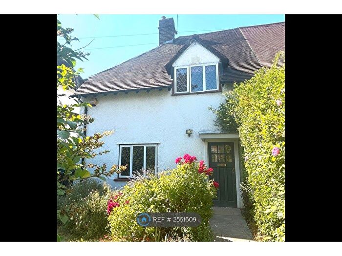 4 Bedroom Semi-Detached House To Rent In Durnsford Road, London, N11