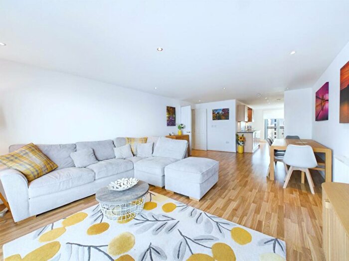 3 Bedroom Flat To Rent In Western Harbour View, Granton, Edinburgh, EH6