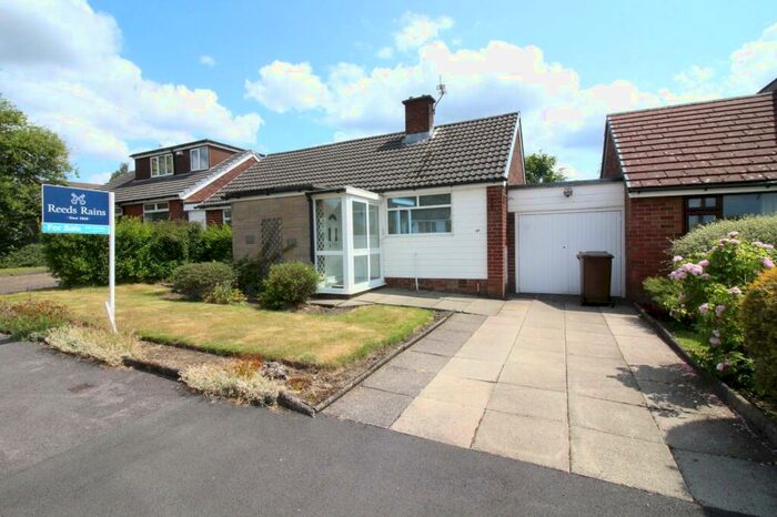 3 Bedroom Bungalow For Sale In Moor Way, Hawkshaw, Bury, Greater Manchester, BL8