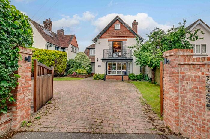 5 Bedroom Detached House For Sale In Bassetsbury Lane, High Wycombe, HP11