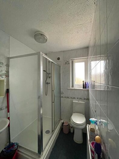 5 Bedroom Semi-Detached House To Rent In Branksome Drive, Bristol, BS34