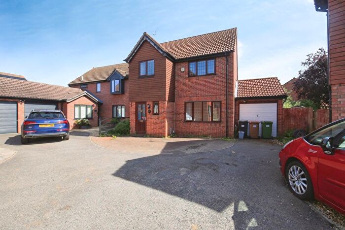 4 Bedroom Detached House For Sale In Redbridge, Peterborough, PE4