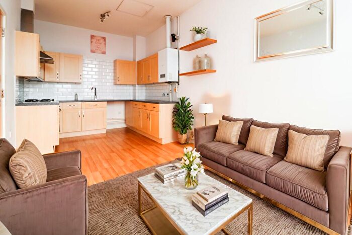 2 Bedroom Apartment To Rent In Freehold Street, Northampton, NN2