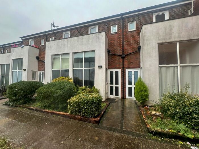 1 Bedroom Terraced House To Rent In - Adelaide Street, Luton, Bedfordshire, LU1