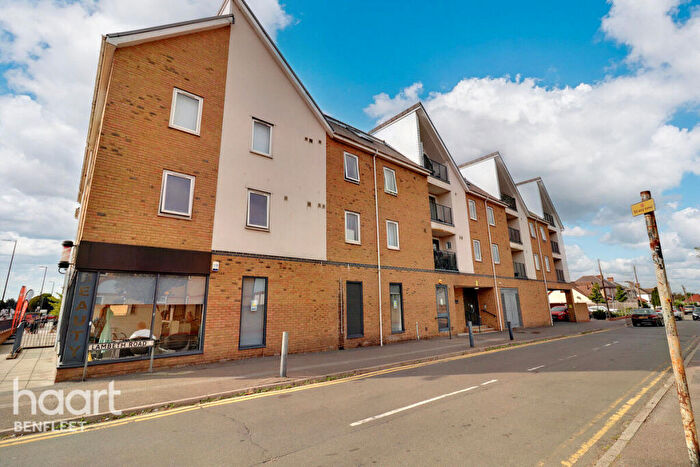 3 Bedroom Flat For Sale In Lambeth Road, Benfleet, SS7