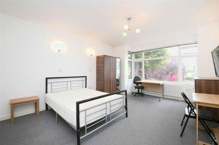 3 Bedroom Flat To Rent In Caledonian Road, Hillmarton Conservation Area, N7