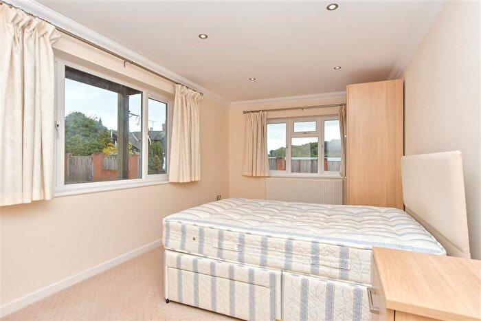 2 Bedroom Detached Bungalow For Sale In London Road, Dunkirk, Faversham, Kent, ME13