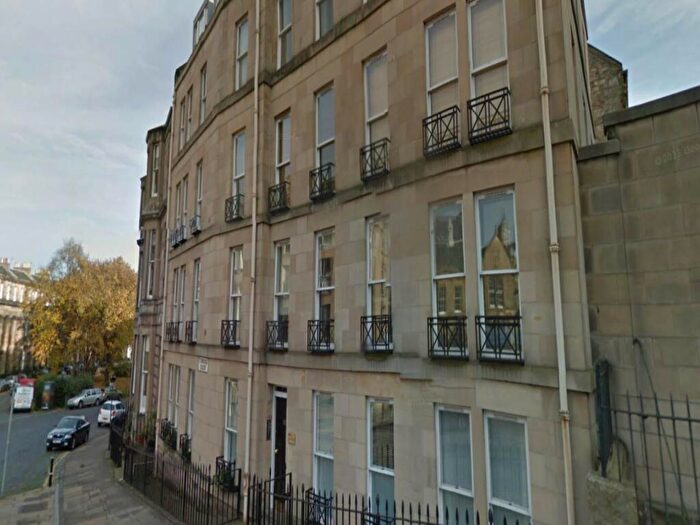 2 Bedroom Flat To Rent In St Bernards Crescent, Edinburgh, Midlothian, EH4