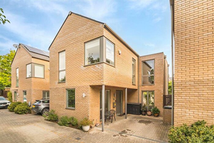 4 Bedroom Detached House To Rent In Hayward Mews, Brockley, SE4