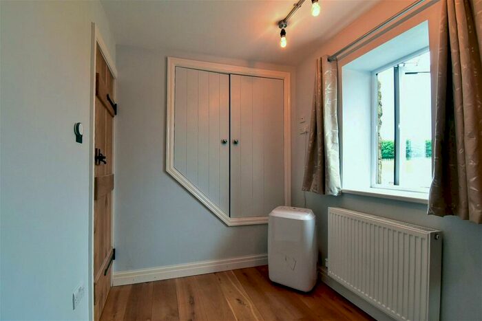 2 Bedroom Cottage For Sale In Nickleton Brow, Heath Charnock, Lancashire, PR6