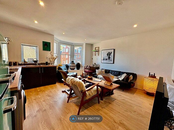 1 Bedroom Flat To Rent In South Grove, Tunbridge Wells, TN1