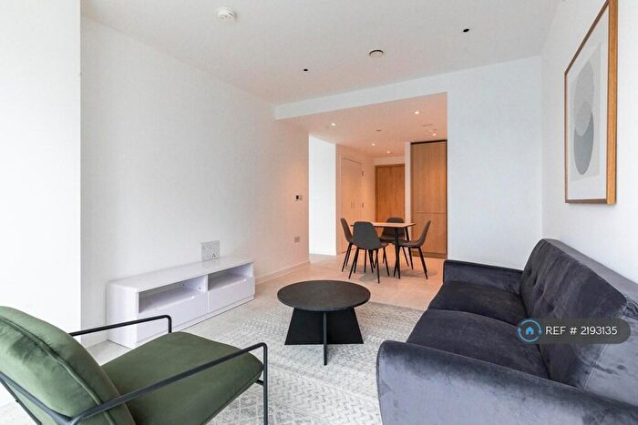 Studio To Rent In Bouchon Point, London, E1