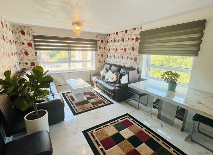2 Bedroom Flat For Sale In Dunlin House, Gurnell Grove, West Ealing, London, W13