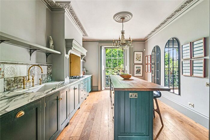 4 Bedroom Terraced House For Sale In Chepstow Road, London, W2