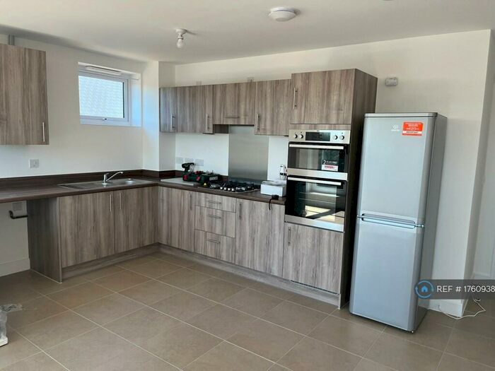 2 Bedroom Flat To Rent In George Holmes Way, Bristol, BS16