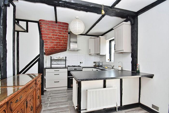 4 Bedroom Semi-Detached House To Rent In East Rochester Way, Sidcup, DA15