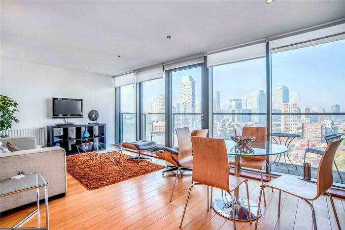 2 Bedroom Apartment To Rent In Elektron Tower, Blackwall Way, London, E14