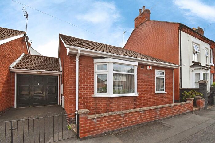 2 Bedroom Detached Bungalow For Sale In Clarkes Road, Wigston, LE18