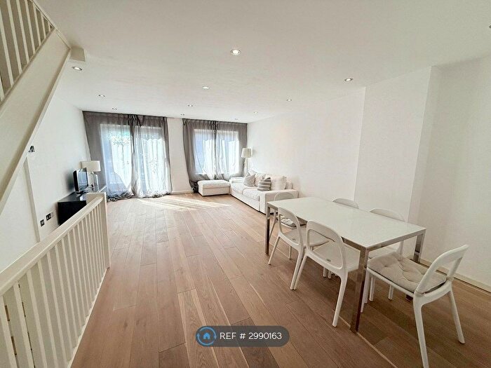 3 Bedroom Terraced House To Rent In Cinnamon St, London, E1W