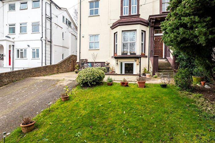 1 Bedroom Flat For Sale In Cobham Terrace, Bean Road, Greenhithe, DA9