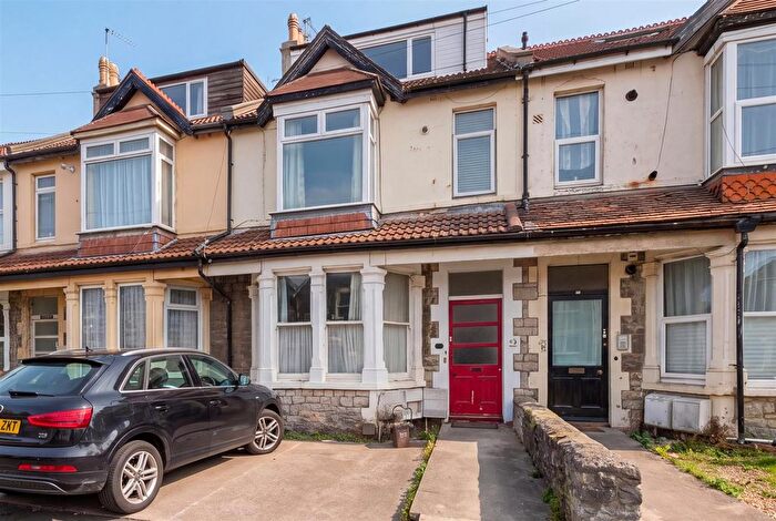 2 Bedroom Flat For Sale In Swiss Road, Weston-Super-Mare - Off Street Parking, BS23