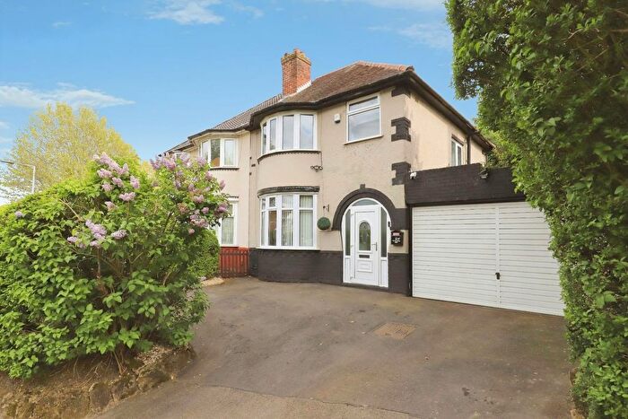 3 Bedroom Semi-Detached House For Sale In The Broadway, Dudley, DY1