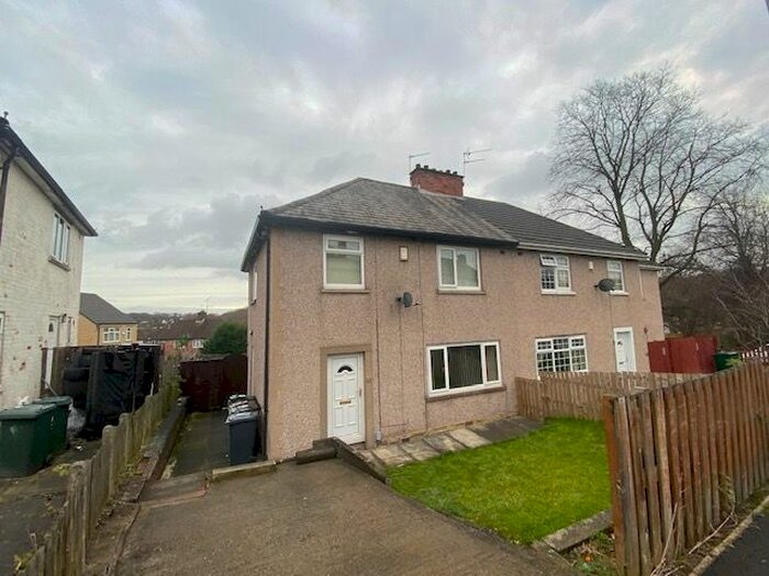 3 Bedroom Semi-Detached House To Rent In Rimswell Holt, Greengates, Bradford BD10
