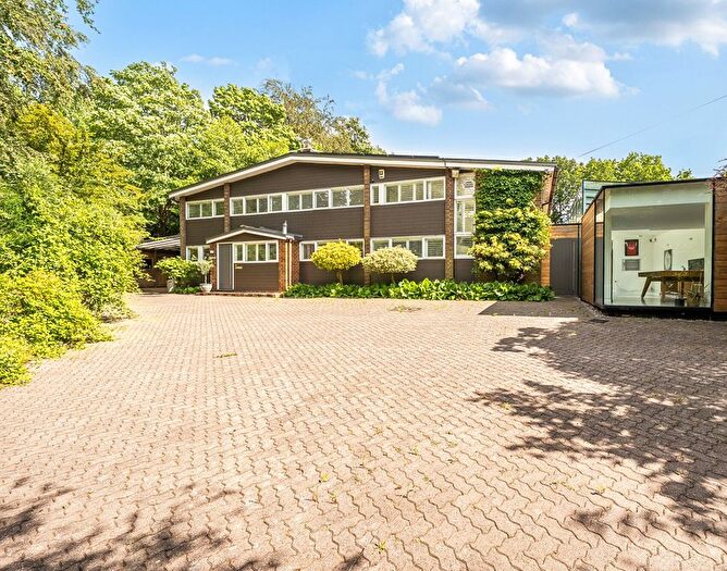 5 Bedroom Detached House For Sale In Chart Lane, Reigate, RH2
