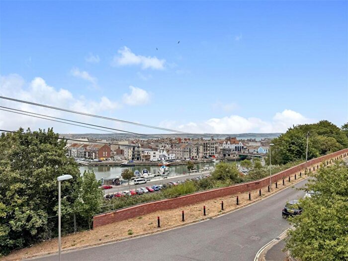 2 Bedroom Flat For Sale In Chapelhay Heights, Weymouth, DT4