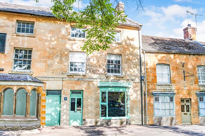 Terraced House For Sale In High Street, Moreton-in-Marsh, Gloucestershire., GL56