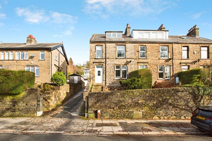 5 Bedroom End Of Terrace House For Sale In Burnley Road, Halifax, HX2