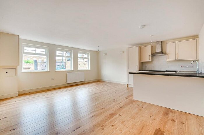 1 Bedroom Flat To Rent In South Worple Way, Mortlake, SW14