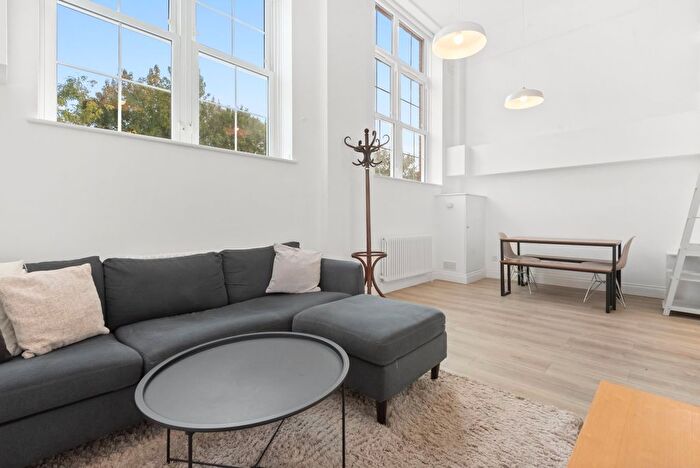 1 Bedroom Flat To Rent In Shillington Old School, Este Road, SW11