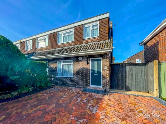 3 Bedroom Semi-Detached House To Rent In Suffolk Avenue, , Christchurch, BH23