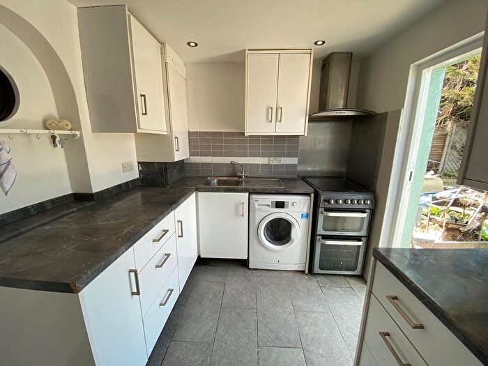 3 Bedroom Terraced House To Rent In Rainham, RM13