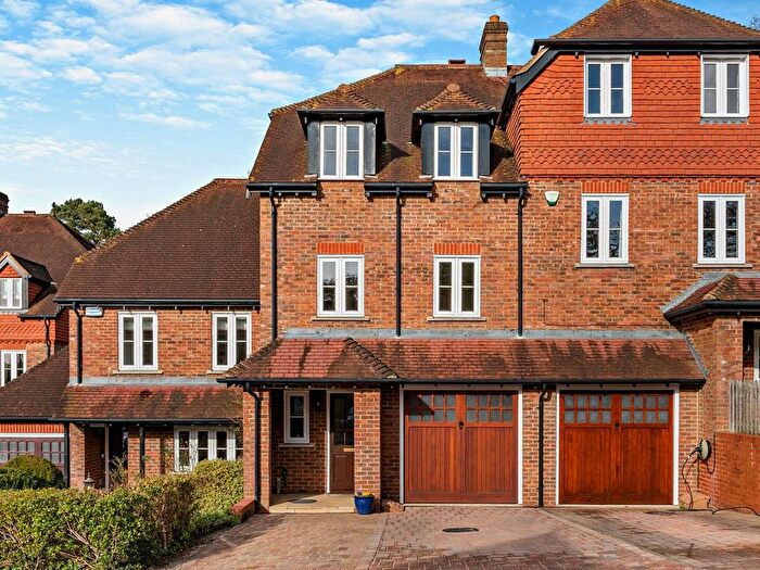 3 Bedroom Detached House For Sale In Amherst Place, Sevenoaks, Kent, TN13