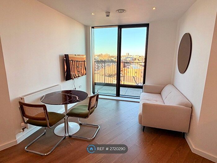 1 Bedroom Flat To Rent In Vetro Court, London, E14