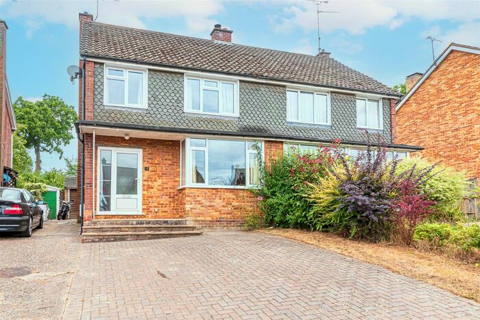 3 Bedroom Semi-Detached House To Rent In Greenwood Road, Crowthorne, RG45