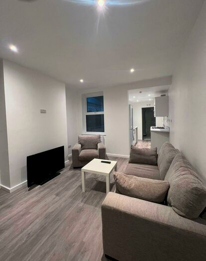 2 Bedroom Terraced House To Rent In Russell Road, Nottingham, Nottinghamshire, NG7