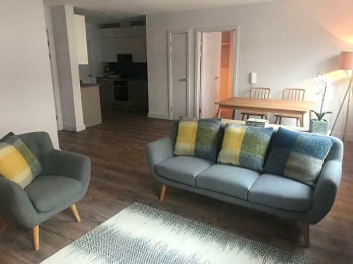 3 Bedroom Apartment To Rent In Flat Sawmill Court, Murray Street, Manchester, Greater Manchester, M4