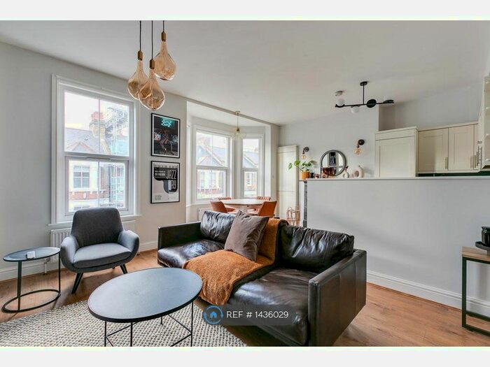 2 Bedroom Flat To Rent In Second Floor, London, NW1