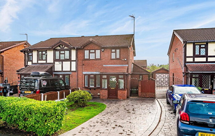 3 Bedroom Semi-Detached House For Sale In Barwell Close, Reddish, Stockport, SK5