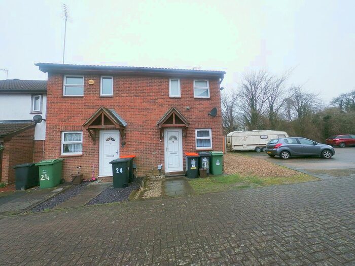2 Bedroom Semi-Detached House To Rent In Gainsborough Drive, Dunstbale, LU5